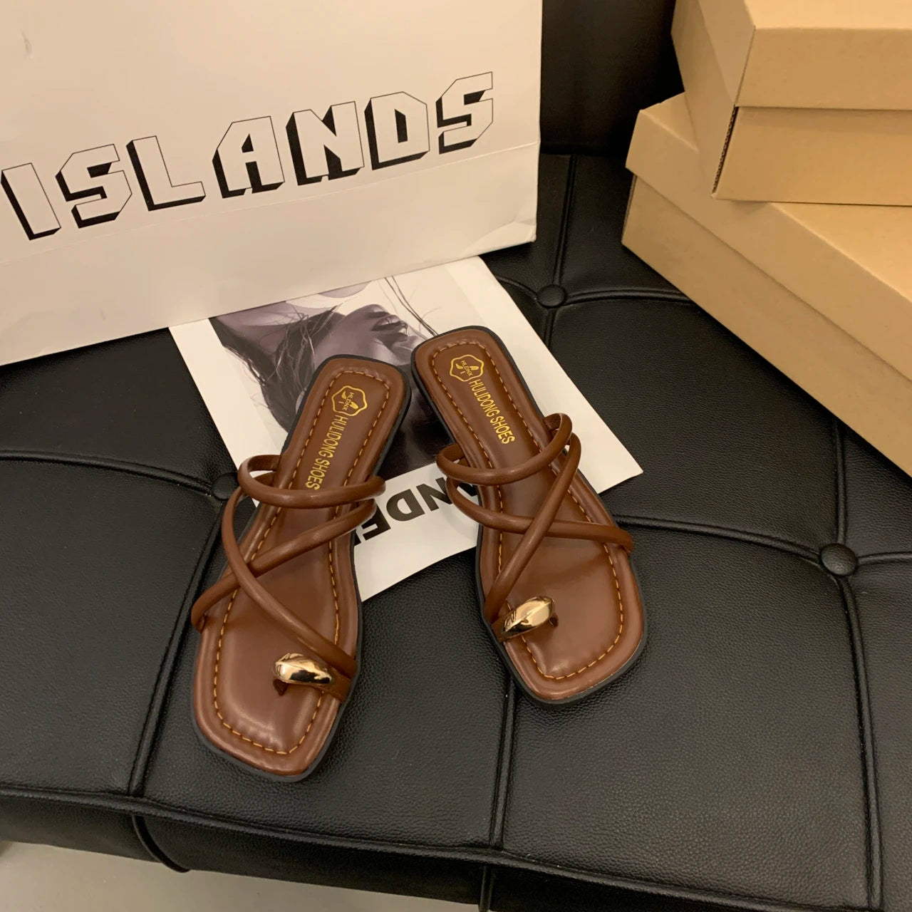 Stylish women’s cross strap sandals, comfy lightweight summer shoes