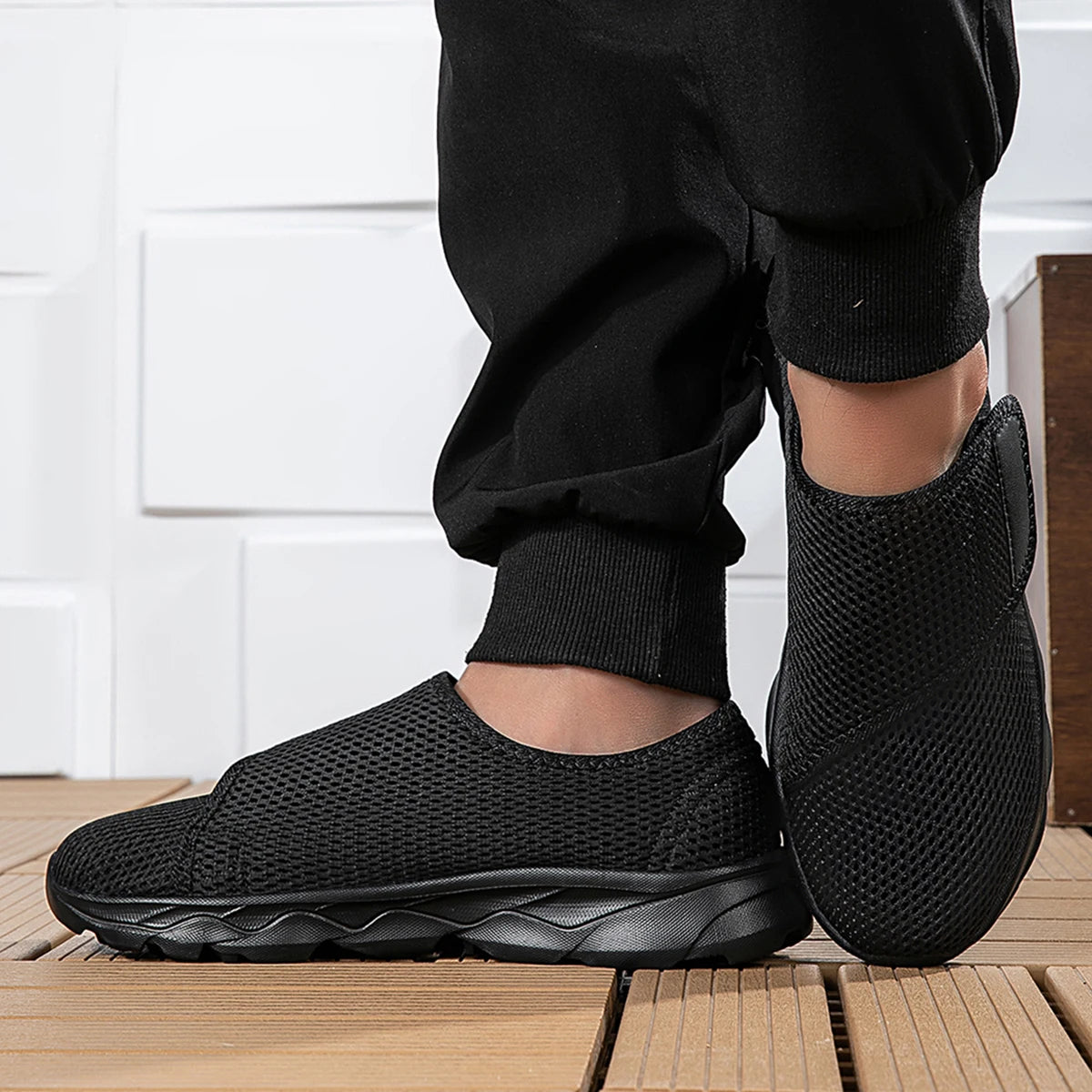 Comfortable diabetic walking shoes designed for swollen, wide feet