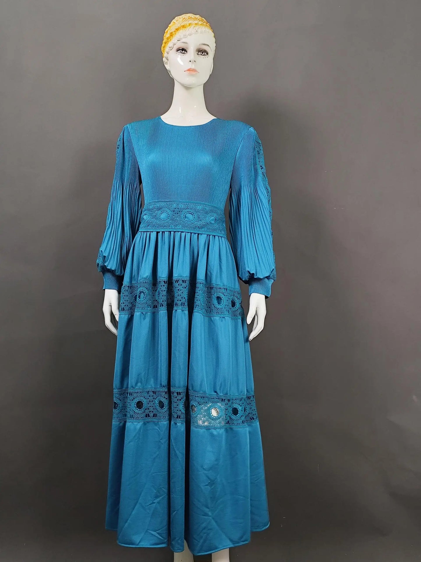 Elegant pleated plus-size dress, lace, belt, stretchy, chic