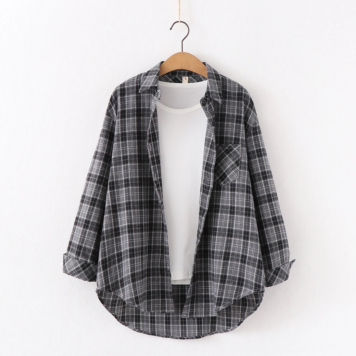 Women's plaid flannel shirt, loose fit, spring casual style