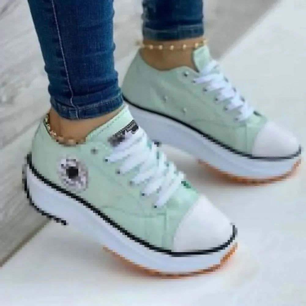 Stylish women’s canvas sneakers, comfortable casual flat lace-up shoes