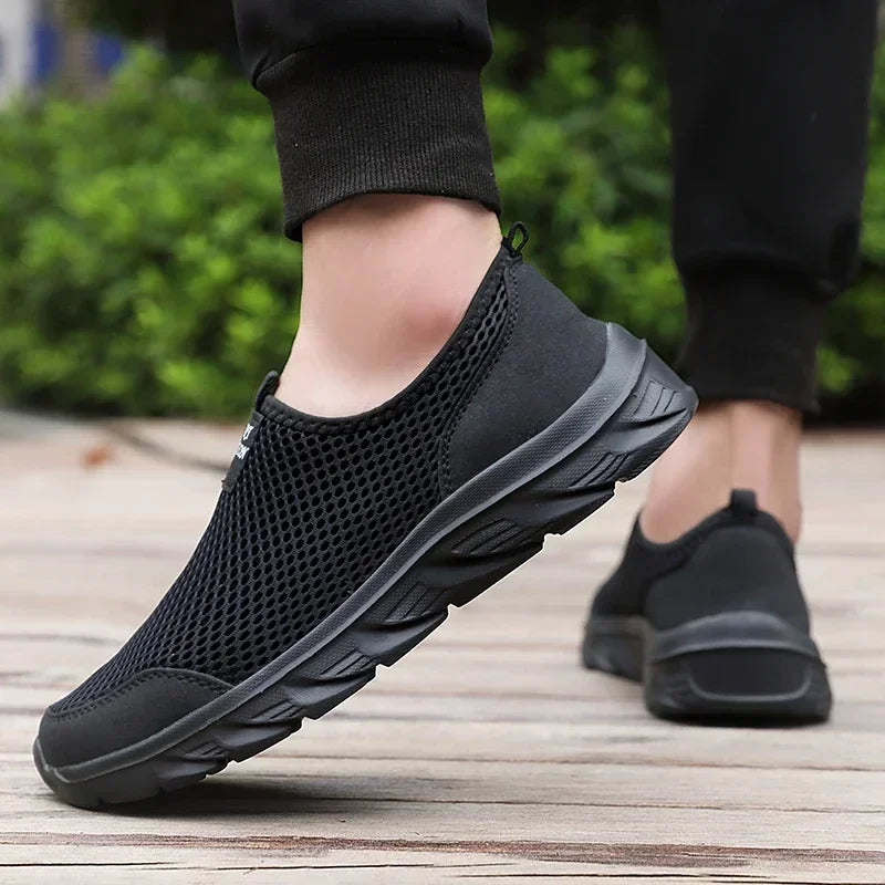 Lightweight breathable men's running shoes mesh sneakers