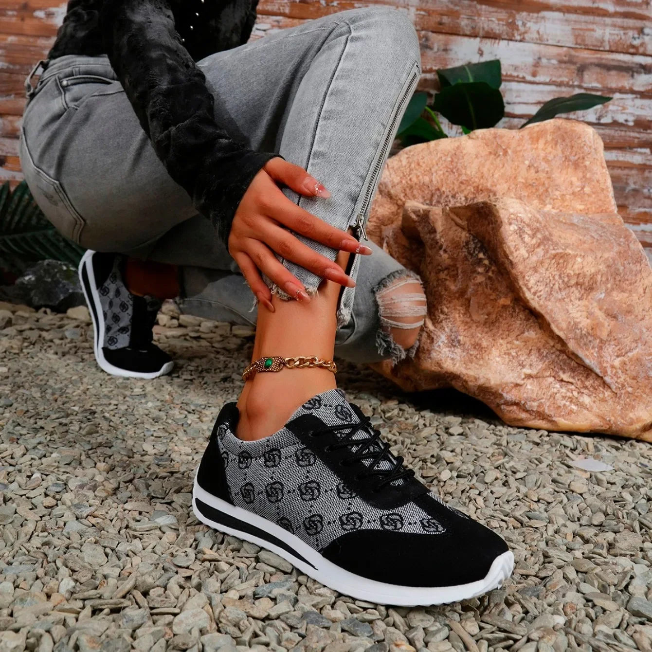 Women’s casual shoes with thick sole, breathable comfort