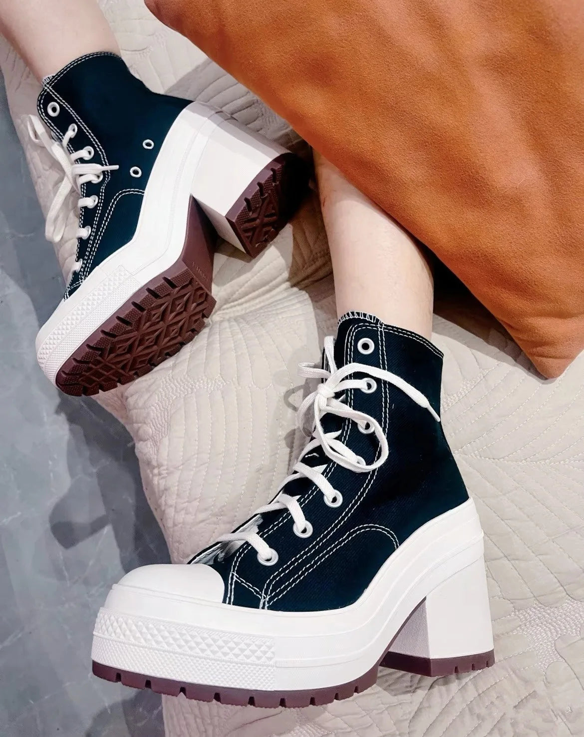 Stylish women’s platform canvas sneakers for casual fashion