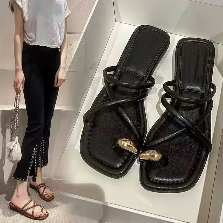 Stylish women’s cross strap sandals, comfy lightweight summer shoes