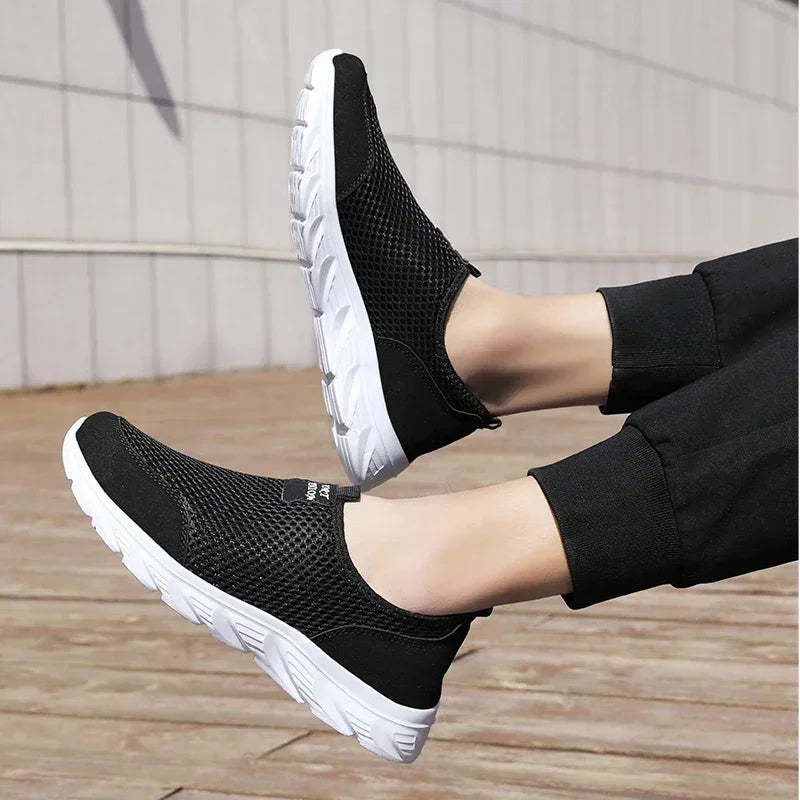 Lightweight breathable men's running shoes mesh sneakers
