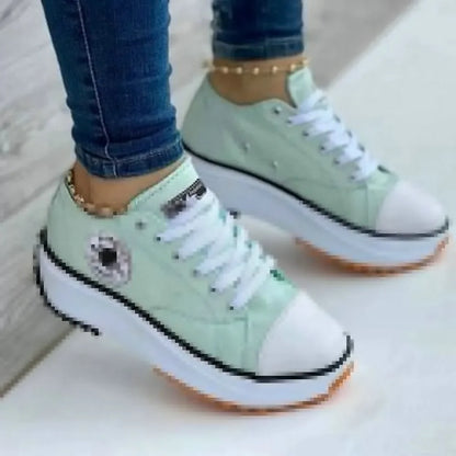 Stylish women’s canvas sneakers, comfortable casual flat lace-up shoes
