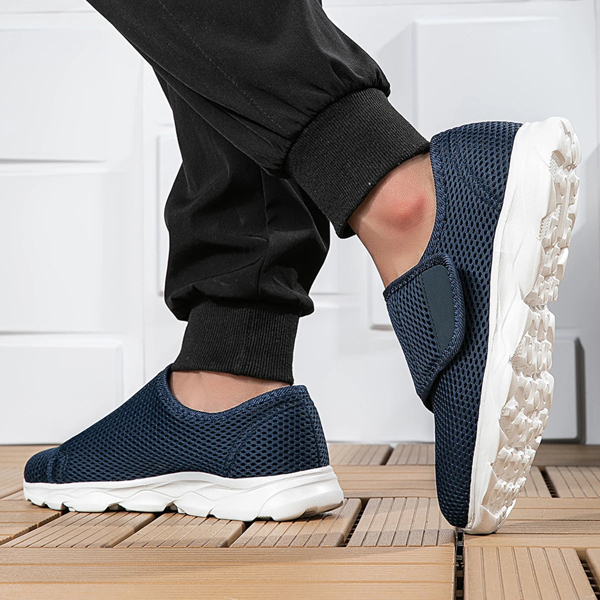 Comfortable diabetic walking shoes designed for swollen, wide feet